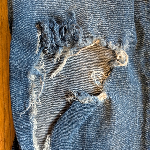 Juniors No Boundaries Blue Distressed Straight Leg Denim Jeans Size 11 - Picture 4 of 7